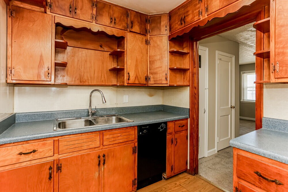 Building Photo - 5299 Sharon St