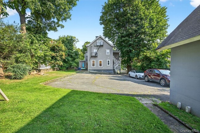 Building Photo - 381 Bedford Rd