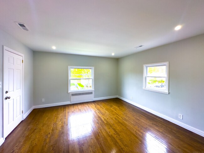 Building Photo - 249-251-251 Horace St