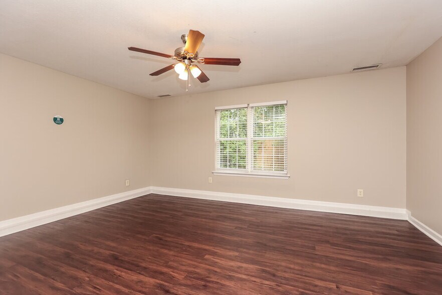Building Photo - 1501 Chestnut Oak Dr