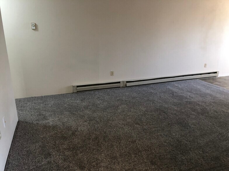 Building Photo - 500 NE Maiden Ln