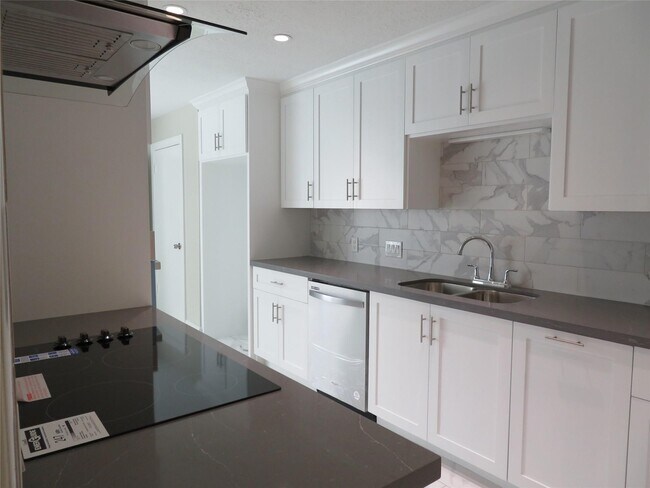 Building Photo - 11619 Bowlan Ln