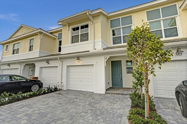 Building Photo - 585 Sanderling Cir