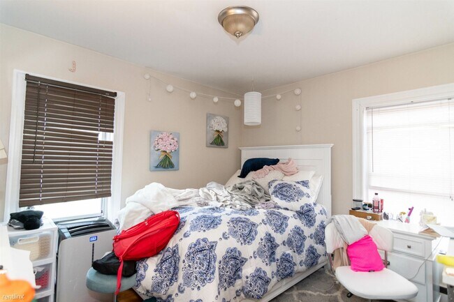 Building Photo - 5 br, 2 bath House - 48 Pratt St