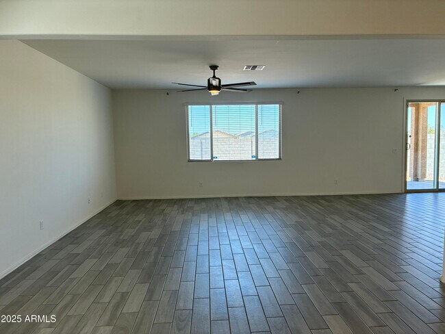 Building Photo - 12530 W Myrtle Ave