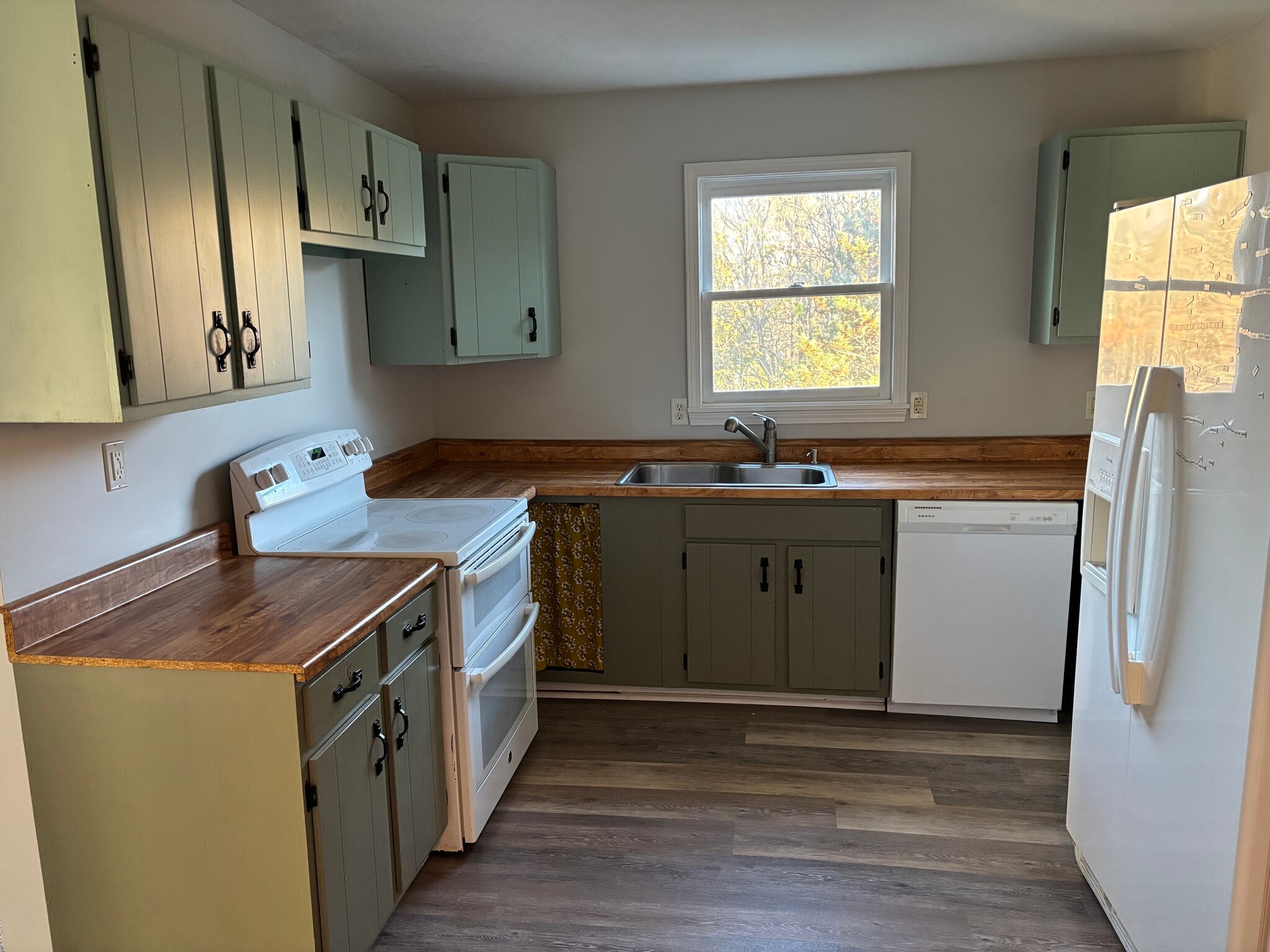 kitchen - 42 Parker Rd