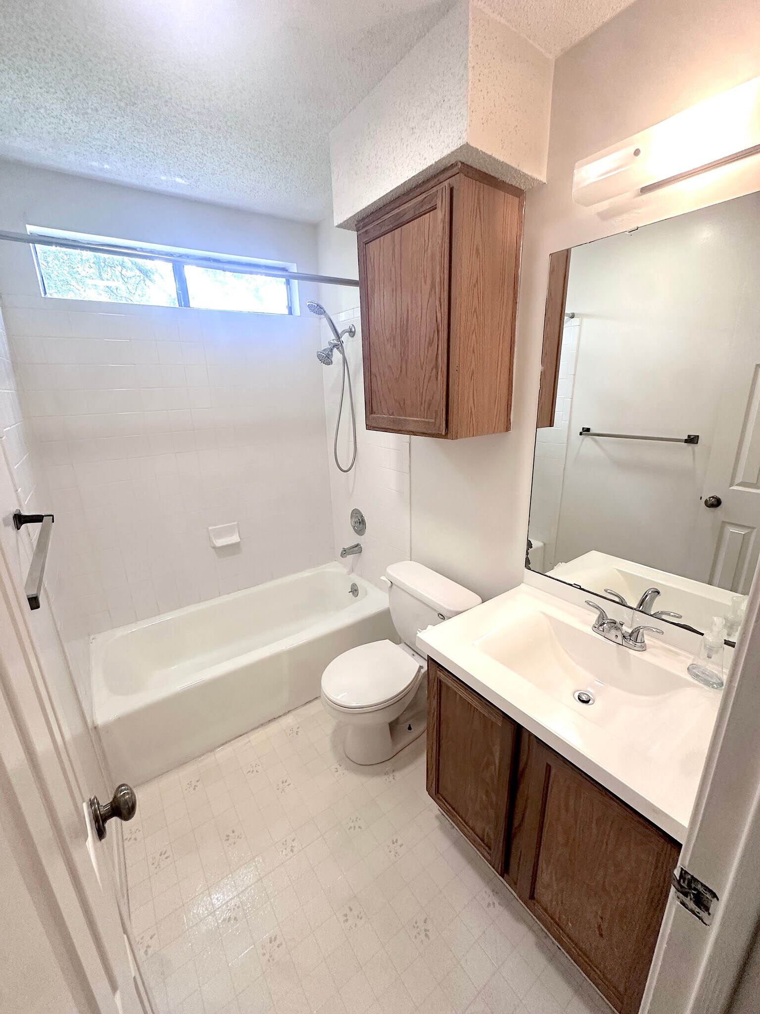 Building Photo - 9401 Kempler Dr