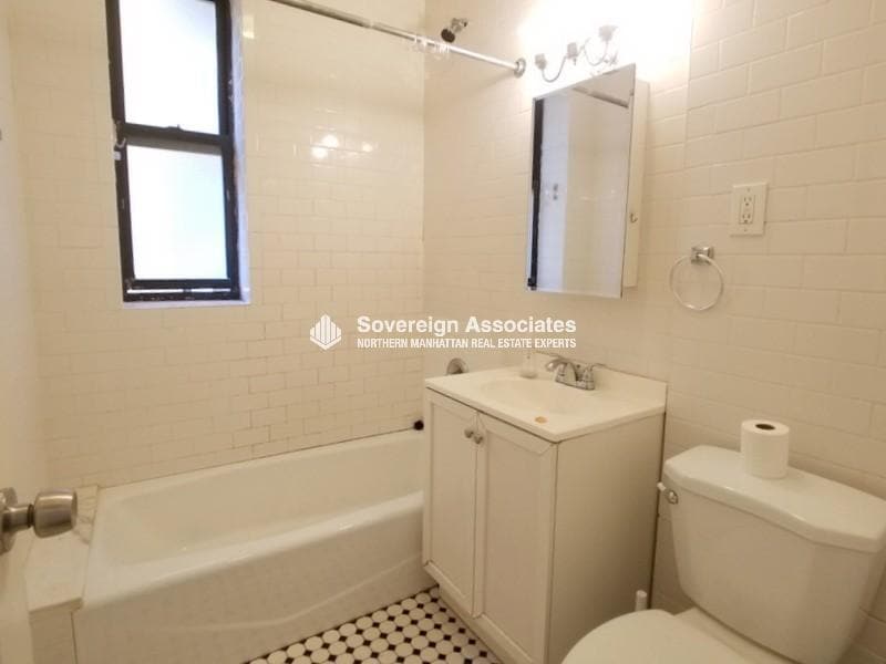 Building Photo - 664 W 163rd St