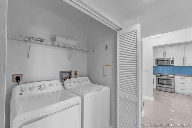 Building Photo - 3020 NE 32nd St