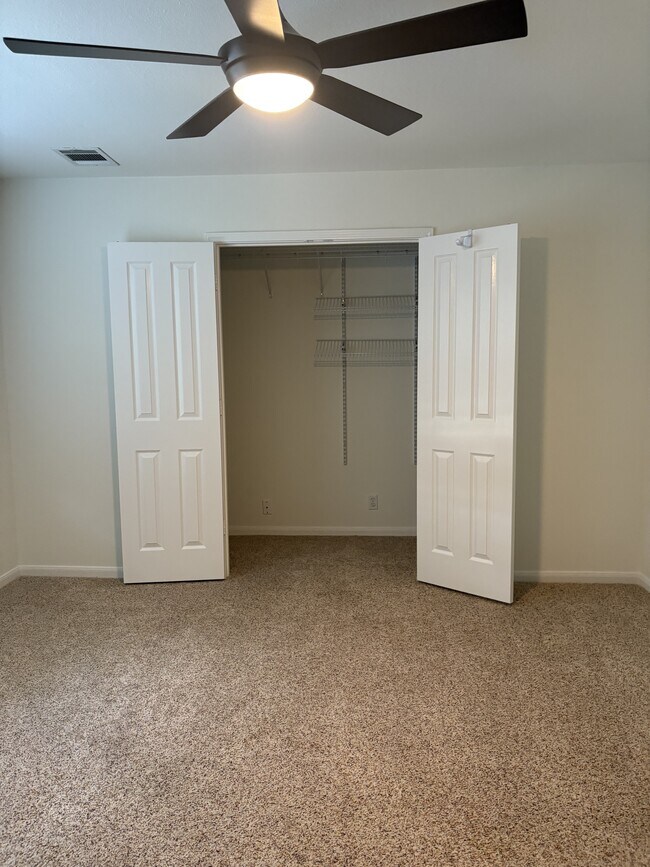 Building Photo - 264 Tierra Grande