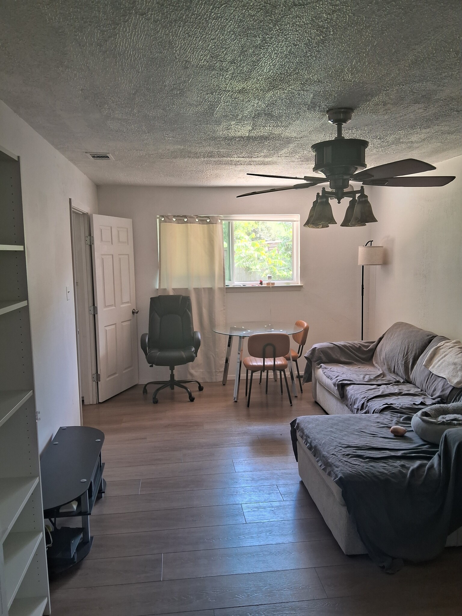 Building Photo - 207 Arnett Dr