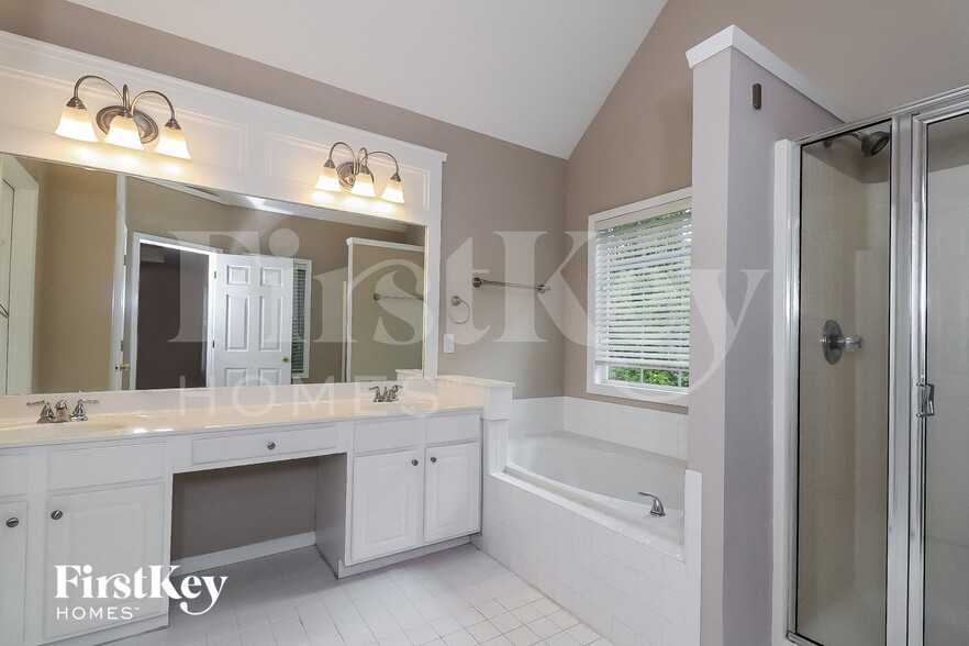 Building Photo - 729 Tall Oaks Dr