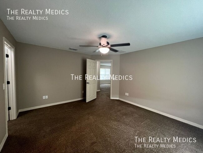 Building Photo - 16147 SW 17th Ave