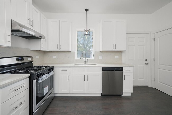 Building Photo - 9771 W 143rd St