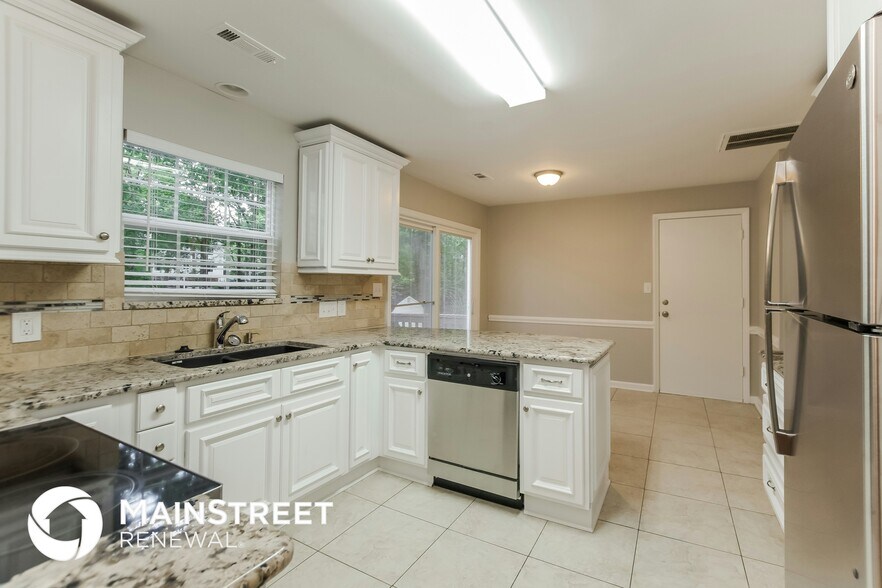 Building Photo - 2331 Hunters Bluff Dr