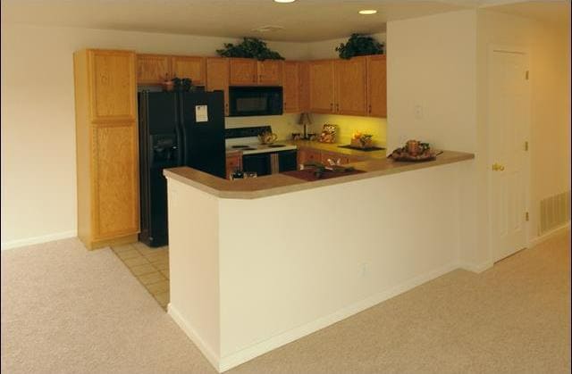 Building Photo - 5225 White Willow Dr