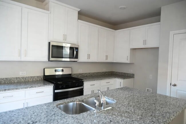 Building Photo - 1012 Portina Dr