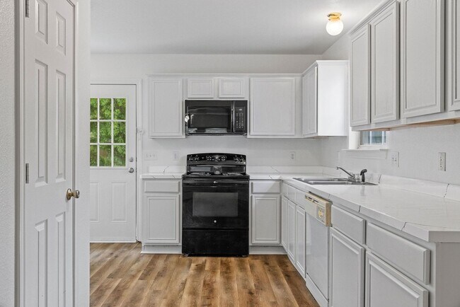 Building Photo - 1412 Hemphill St