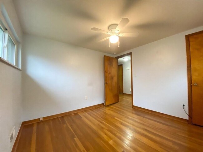 Building Photo - 151 Thorne Rd