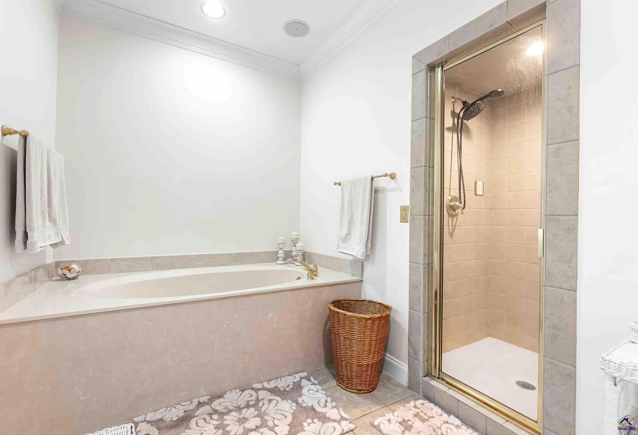 Building Photo - 154 Mossland Dr