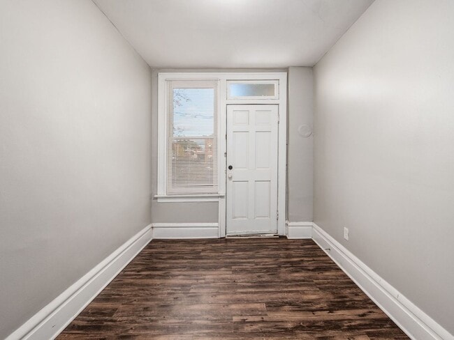 Building Photo - 26 E 2nd Ave