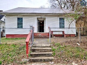 Building Photo - 515 Ben Hur Ave