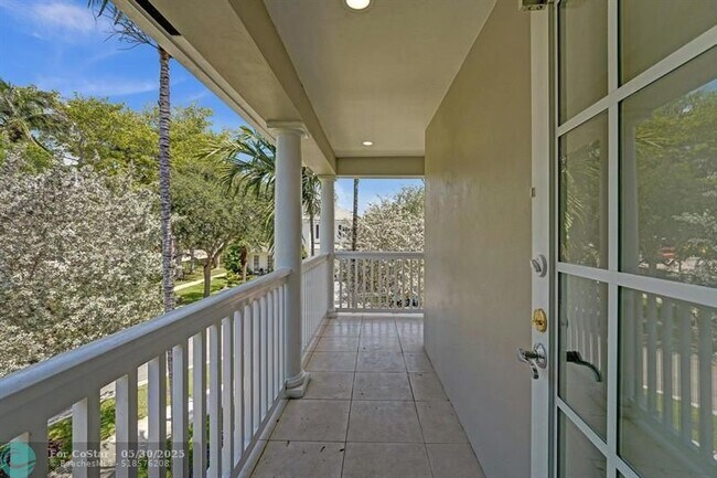 Building Photo - 1326 SW 23rd St