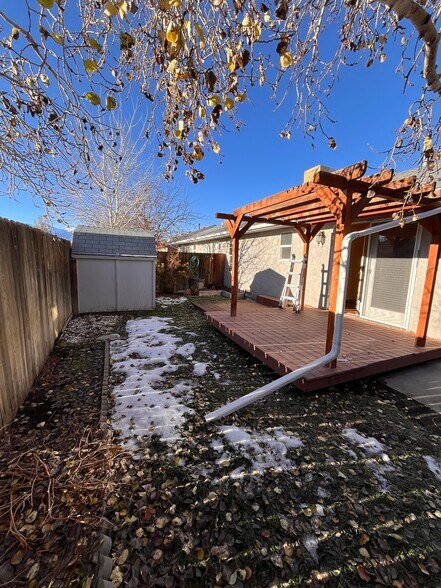 Backyard facing deck - 507 Chipeta Trl