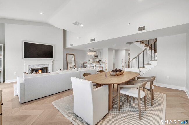 Building Photo - 43 Harbor Dr