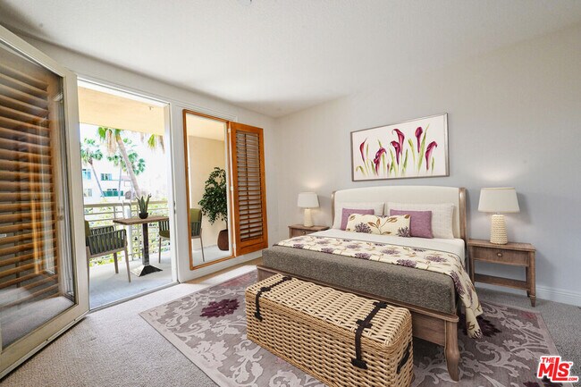 Building Photo - 5831 Seawalk Dr