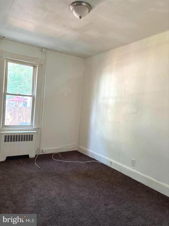 Building Photo - 17 Arbutus Ave