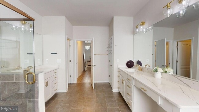 Building Photo - 10909 Meridian Hill Way