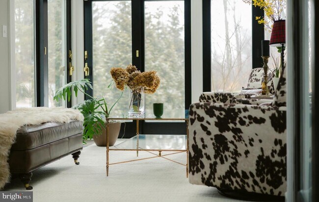 Building Photo - 15841 York Rd