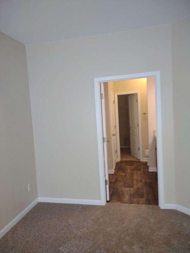 Building Photo - Lovely 3-Bedroom Home located near NCSU!