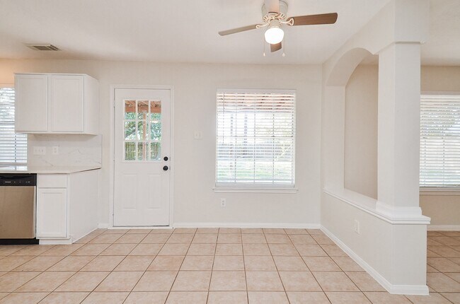 Building Photo - 3027 Texas Oak Dr