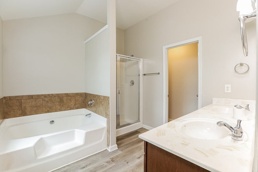 Building Photo - 5163 Rapahoe Trail