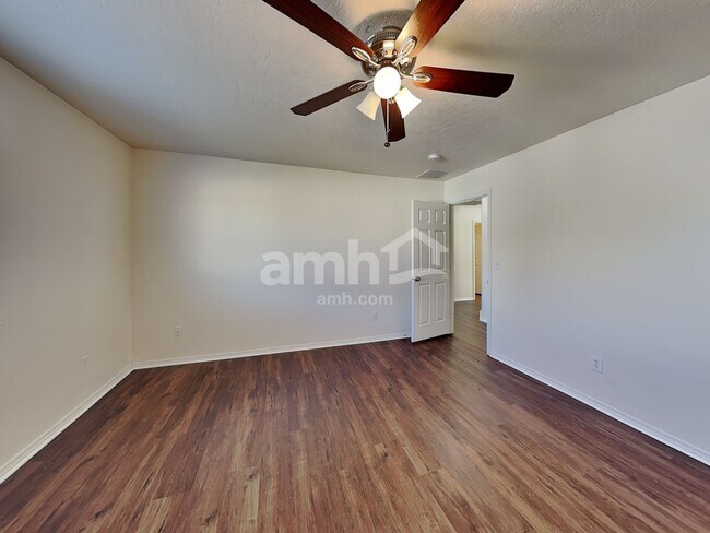 Building Photo - 3342 W Wave Dr