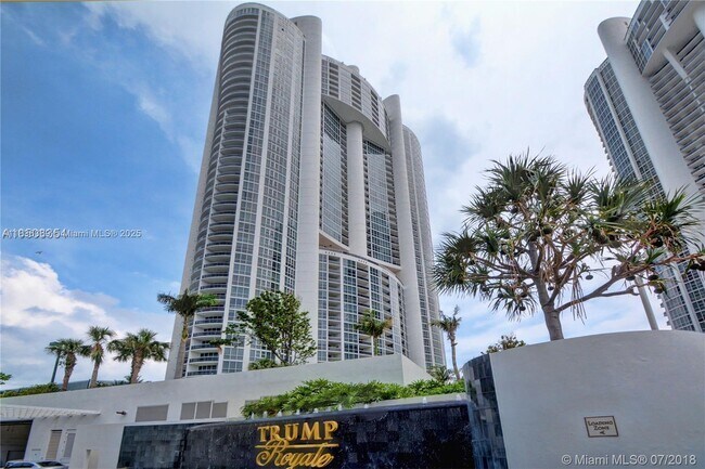 Building Photo - 18201 Collins Ave