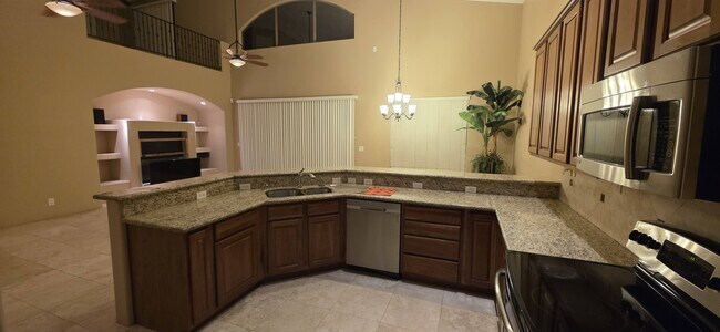 Building Photo - 13401 N 18th St