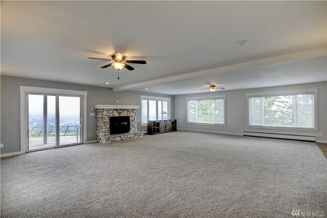 Building Photo - 827 Bella Vista Ln
