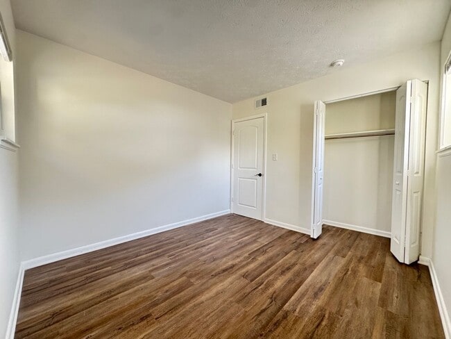 Building Photo - 2079 Laverne Ct