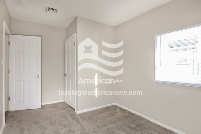 Building Photo - 1515 Villa Ave