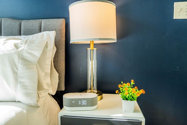 Building Photo - 333 E Roosevelt St