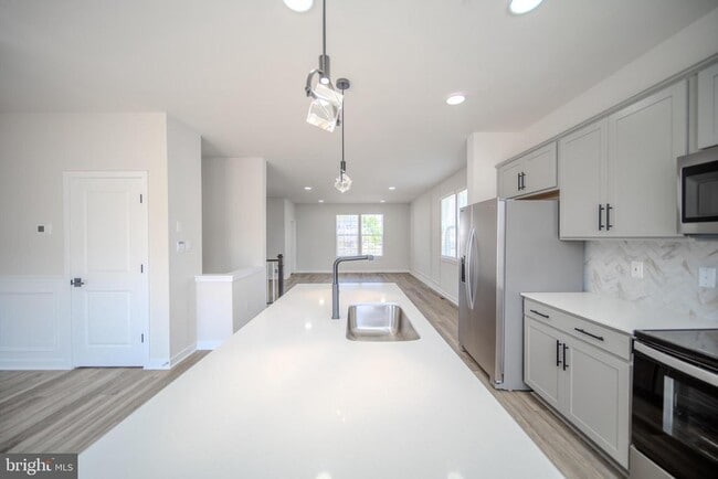 Building Photo - 442 Whirl Ln