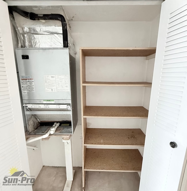 Building Photo - 3606 S Peninsula Dr