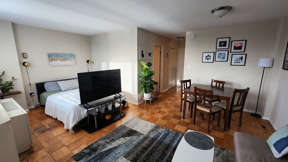 Building Photo - 2800 Wisconsin Ave NW