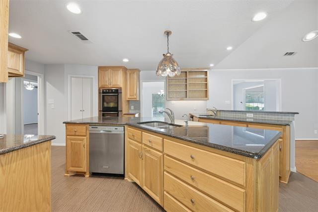 Building Photo - 6117 Lantana Ln