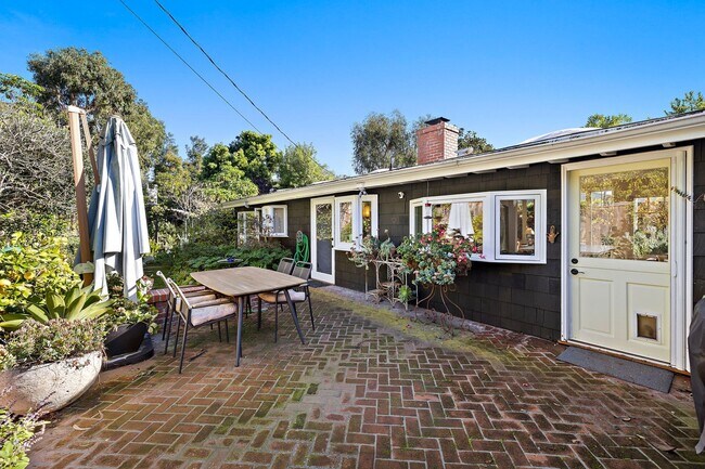 Building Photo - Bluebird Canyon Hidden Gem