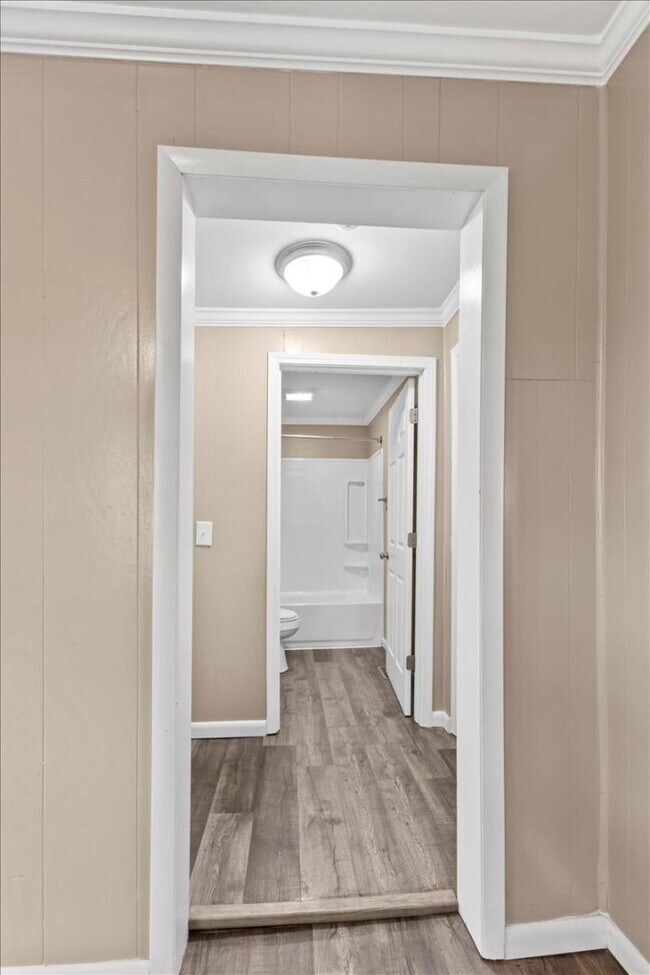 Building Photo - 1308 Columbia Rd