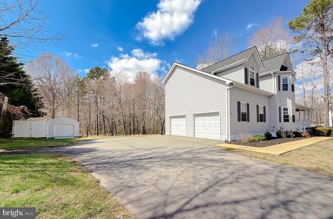 Building Photo - 23185 Pembrook Dr